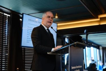 Superintendente Bancos destaca avances de RD en banca digital