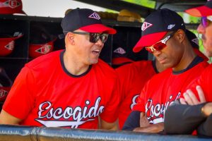 Alex Cintrón toma control de los Leones del Escogido