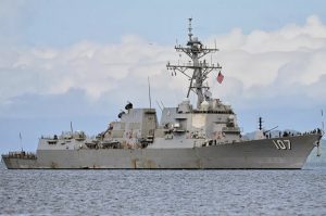 Buque guerra estadounidense USS Gravely navega en el Caribe