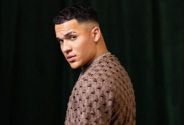 Debuta en Premios Billboard 2025 promesa de merengue RD