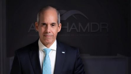 Mayor ejecutivo de AES electo presidente de la AACCLA Mayor ejecutivo de AES electo presidente de la AACCLA