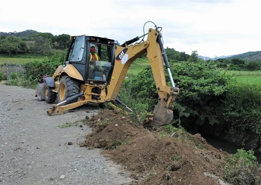 Gobierno envía equipos pesados a las zonas agrícolas afectadas imagen