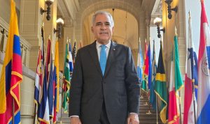 Dominicanos participan como observadores elecciones Bolivia