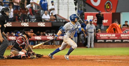 Licey derrota a los Gigantes; Leones obtienen primer triunfo