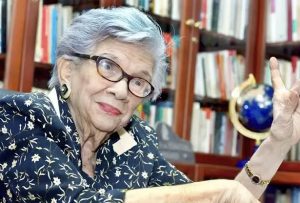 Yvelisse Prats Ramírez: Una Mujer en Plural (OPINIÓN) Yvelisse Prats Ramírez: Una Mujer en Plural (OPINIÓN)