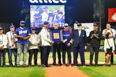 Licey, Aguilas y Estrellas ganan en el inicio beisbol dominicano Licey, Aguilas y Estrellas ganan en el inicio beisbol dominicano