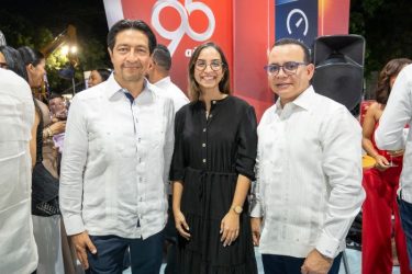 Claro Dominicana reafirma su compromiso con Expo Cibao Claro Dominicana reafirma su compromiso con Expo Cibao