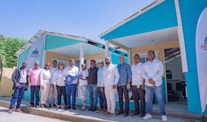 Propeep entrega dos viviendas a familias de escasos recursos Propeep entrega dos viviendas a familias de escasos recursos