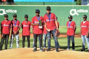 Leones rinden homenaje equipo campeón Serie del Caribe Kids Leones rinden homenaje equipo campeón Serie del Caribe Kids