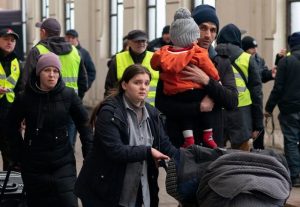 Ucrania denuncia 30 heridos en ataque ruso a estación de tren