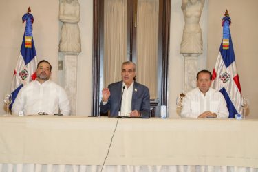 Gobierno titulará 43 millones de m2 de zonas protegidas en RD Gobierno titulará 43 millones de m2 de zonas protegidas en RD