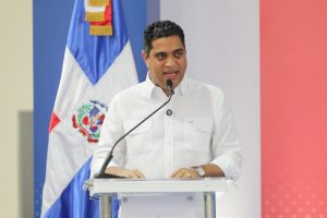 Gobierno entrega remodelado polideportivo ensanche Luperón