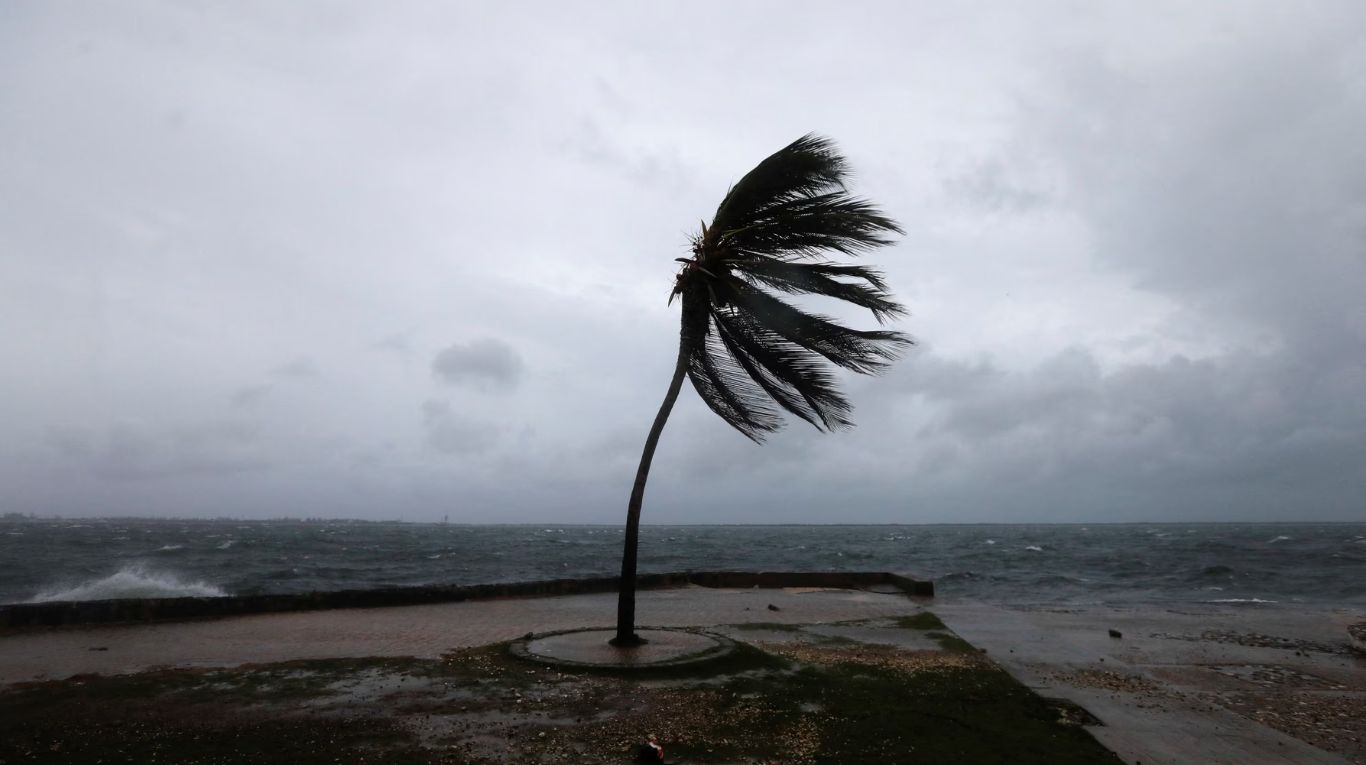 Huracán Melissa enrumba hacia el sudeste de Las Bahamas imagen