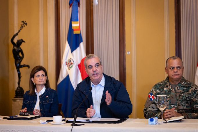 Presidente dominicano llama a «la normalidad» tras el huracán imagen