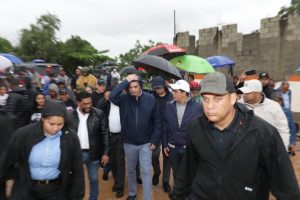 Presidente Abinader supervisa cañada Villa Linda-Palmarejo