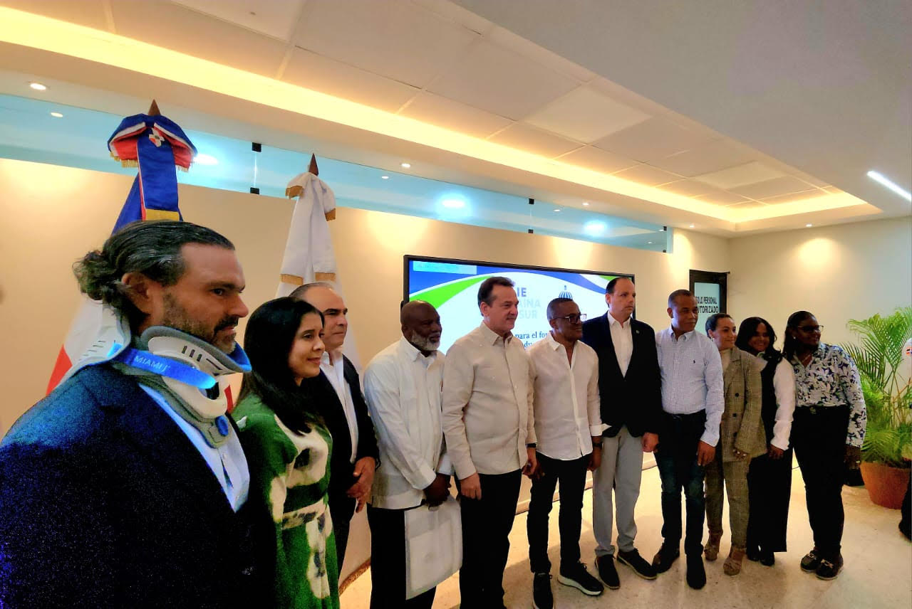 Autoridades advierten urgencia fortalecer cuerpos bomberos RD imagen