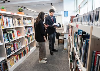 VALENCIA: Ministro Cultura RD visita campus de Berklee VALENCIA: Ministro Cultura RD visita campus de Berklee