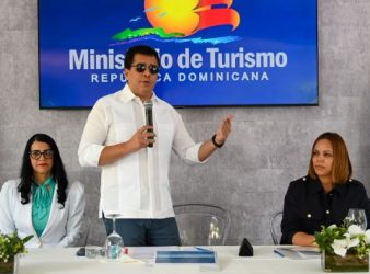 Gobierno inicia reconstrucción parque turístico en Constanza Gobierno inicia reconstrucción parque turístico en Constanza