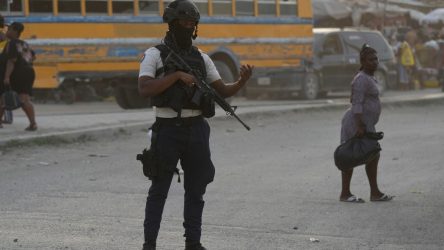 Haitianos lloran matanza en barrio controlado por pandillas Haitianos lloran matanza en barrio controlado por pandillas