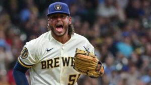 Freddy Peralta y Guerrero Jr. se destacan series Grandes Ligas