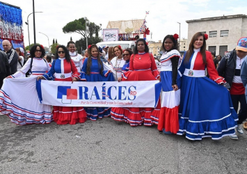 ITALIA: Cientos participan en Parada Dominicana en Roma ITALIA: Cientos participan en Parada Dominicana en Roma
