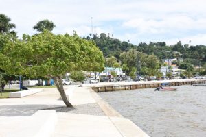 Ministerio de Turismo avanza la reconstrucción malecón Samaná