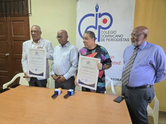 CDP-SC reconoce a periodistas Omar Furment y José A. Thomas