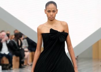 Dominicana Chloé Paredes triunfa en París Fashion Week Dominicana Chloé Paredes triunfa en París Fashion Week