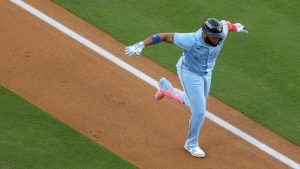 Vladimir Guerrero Jr. empata marca jonrones de Nelson Cruz