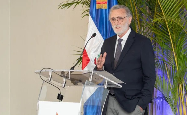 El 56.5 % de dominicanos que viven en EE.UU. tiene posgrado imagen