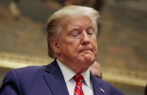 EEUU: Trump responde correos sobre implicación con Epstein