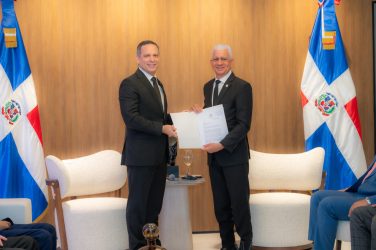 Senado de RD recibe proyecto ley sobre uso medios digitales Senado de RD recibe proyecto ley sobre uso medios digitales