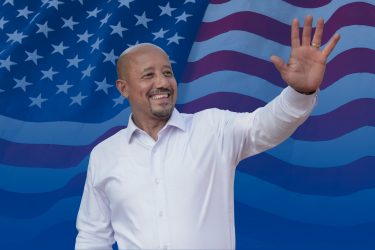 EU: Dominicano Brian DePeña reelecto en alcaldía de Lawrence EU: Dominicano Brian DePeña reelecto en alcaldía de Lawrence