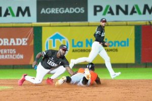 Licey, Estrellas y Toros triunfan en el beisbol profesional de RD