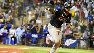 Aguilas, Toros y Estrellas ganan en el reinicio beisbol de la RD