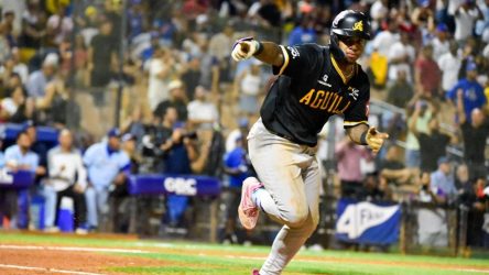 Aguilas, Toros y Estrellas ganan en el reinicio beisbol de la RD