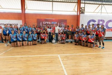Club Renovación se corona campeón Copa SD de Voleibol