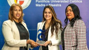 PUCMM premia al Qik Banco por su reputación corporativa PUCMM premia al Qik Banco por su reputación corporativa