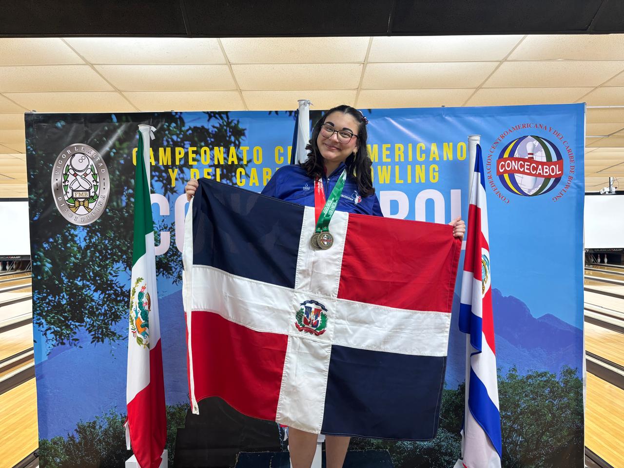 RD gana dos medallas de oro en Campeonatos Juveniles Boliche imagen