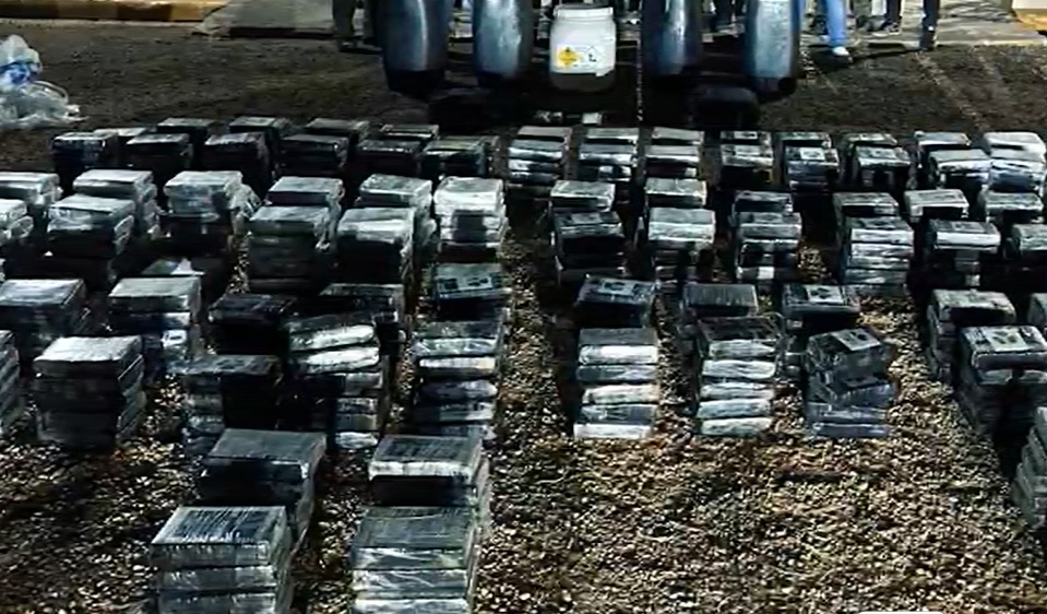 La DNCD apresa dos hombres con 484 paquetes de cocaína imagen