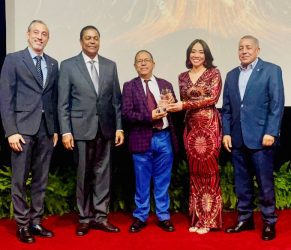 José Tejada Gómez recibe Gran Premio en Periodismo Digital