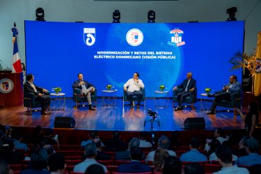Empresa eléctrica dominicana presente en diálogos de energía