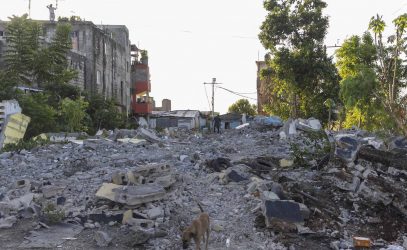 Gobierno destruye decenas de casas para ampliar una avenida Gobierno destruye decenas de casas para ampliar una avenida