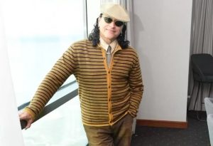 Elvis Crespo llega a RD para sus novedades artísticas y logros