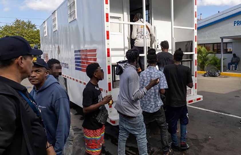 Migración de Rep. Dom. detiene a 2,390 haitianos en 48 horas imagen