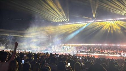 Bad Bunny hace vibrar SD en el inicio de esperada gira mundial