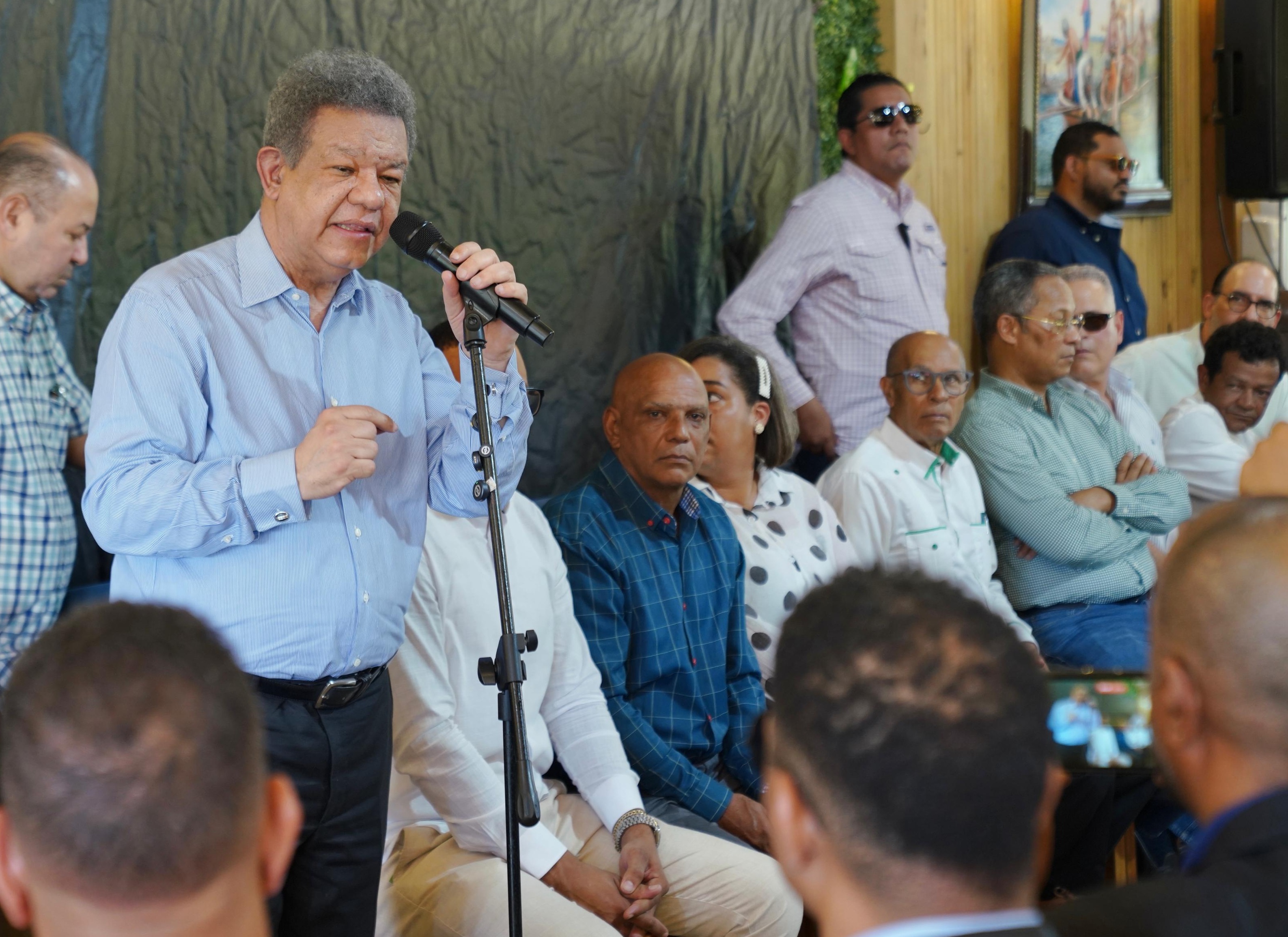 Leonel arremete contra política económica del Gobierno PRM imagen