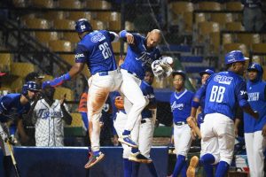 Licey obtiene victoria 500 ante las Aguilas; LE y Gigantes ganan Licey obtiene victoria 500 ante las Aguilas; LE y Gigantes ganan
