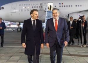 El Presidente de Francia llega a México en visita oficial El Presidente de Francia llega a México en visita oficial