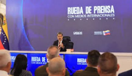 Maduro pide a EEUU: «Paren la mano enloquecida» en el Caribe Maduro pide a EEUU: «Paren la mano enloquecida» en el Caribe